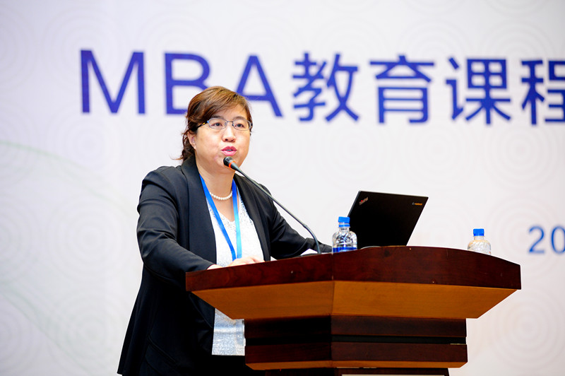 教指委副主任委员、中国人民大学副校长伊志宏发言